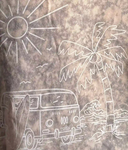 hellgraues Crop Top mit Siebdruck in Detailansicht