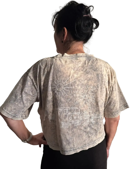 hellgraues Crop Top von hinten mit Siebdruck