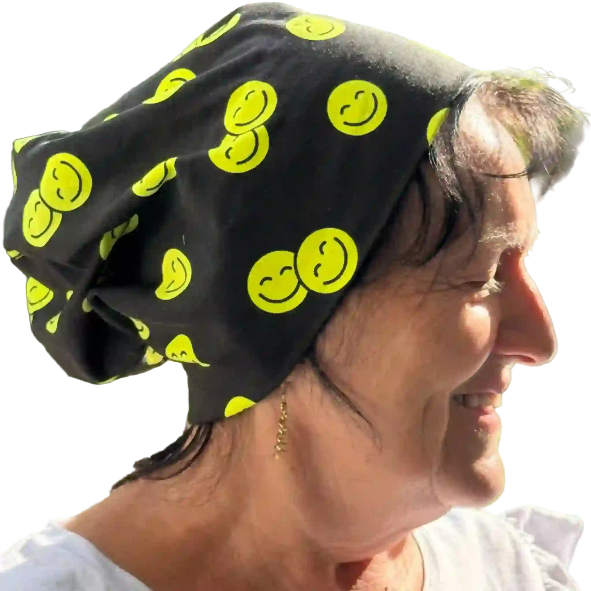 Schwarze Beanie Mütze mit neongelben Emojis - Seitenansicht rechts