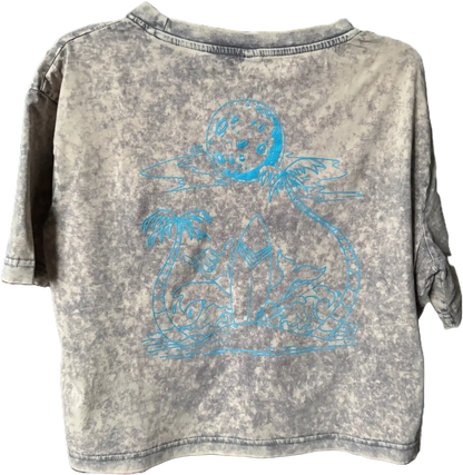 Graues Crop Top mit Surf-Motiv und Shaka-Zeichen