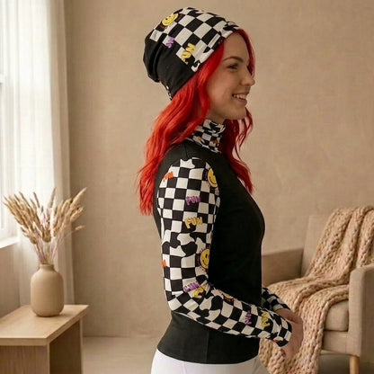 Schwarzes Longsleeve mit schwarz-weißem Schachbrettmuster und Emoji-Print