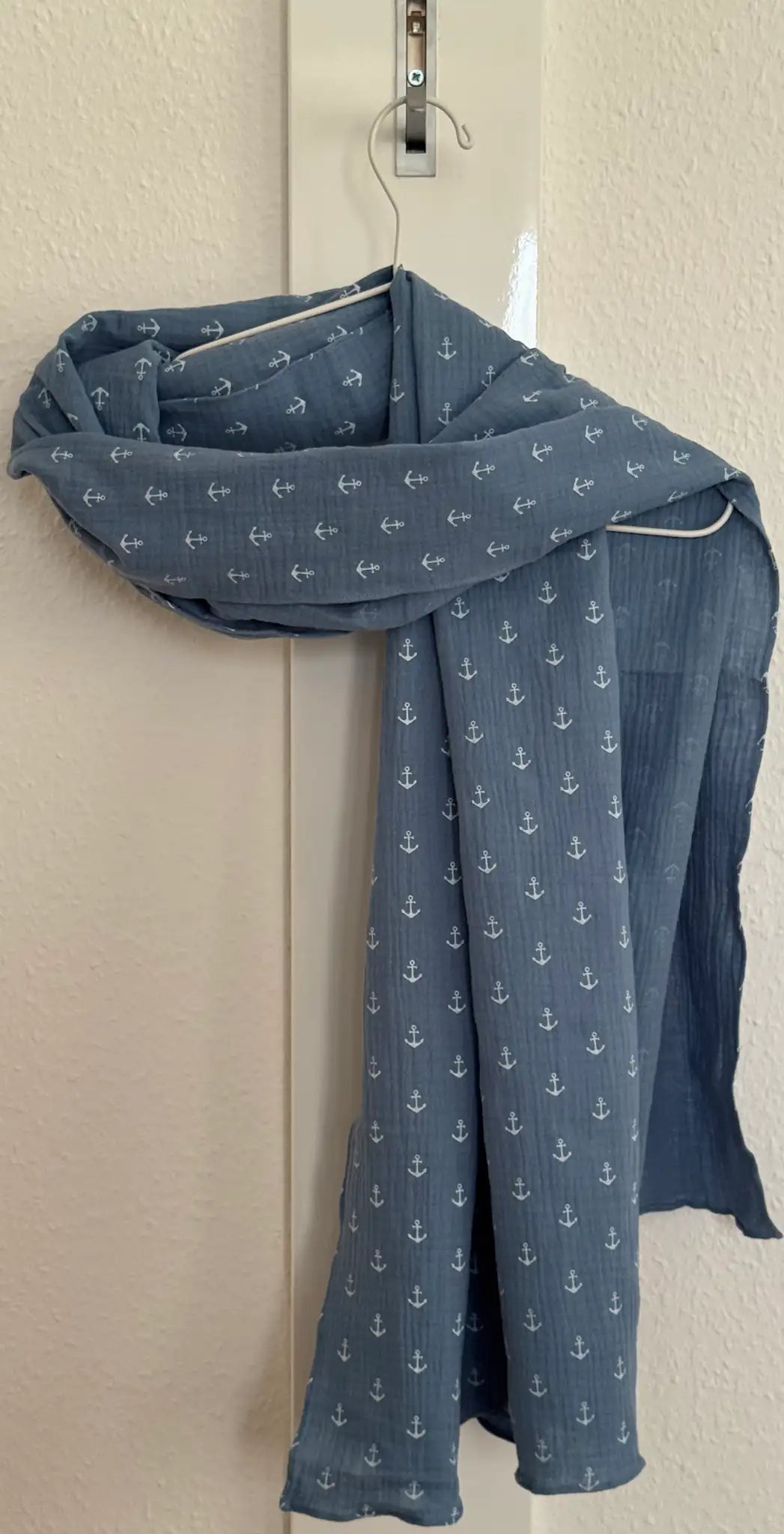 Blauer Musselin Schal mit Ankermuster