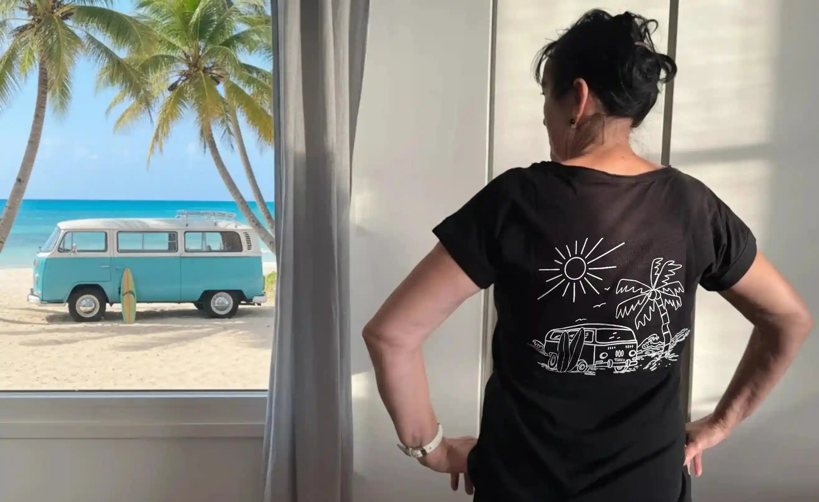 Schwarzes Damen Shirt mit Sonne, Palme und VW-Bus