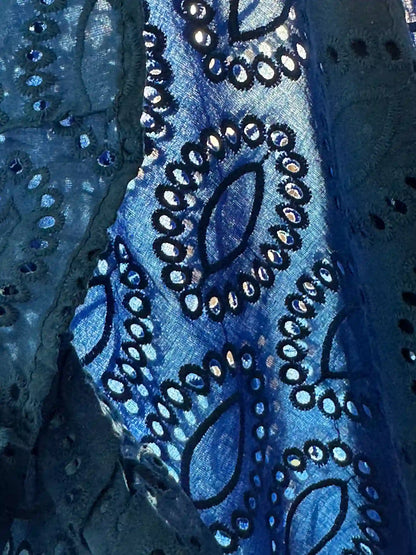 Blauer halbtransparenter Rock mit Rüschensaum